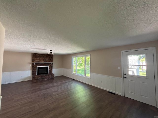 1203 S Van Buren Street, Auburn, IN 46706