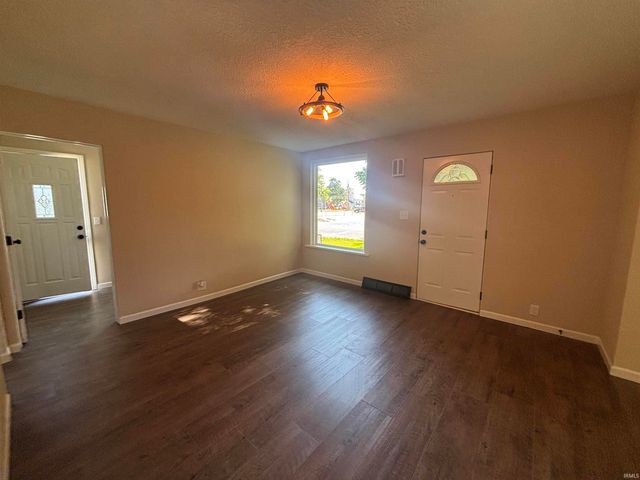 1203 S Van Buren Street, Auburn, IN 46706