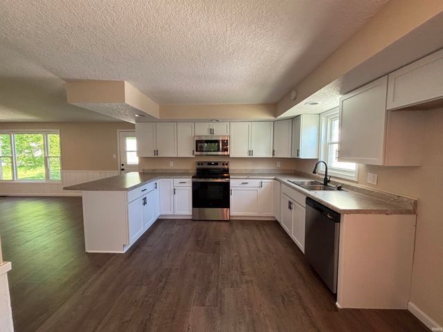 1203 S Van Buren Street, Auburn, IN 46706