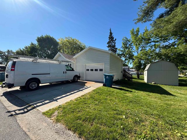 1203 S Van Buren Street, Auburn, IN 46706