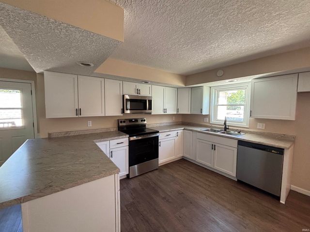 1203 S Van Buren Street, Auburn, IN 46706