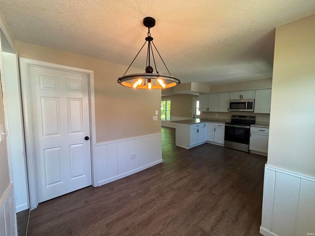 1203 S Van Buren Street, Auburn, IN 46706
