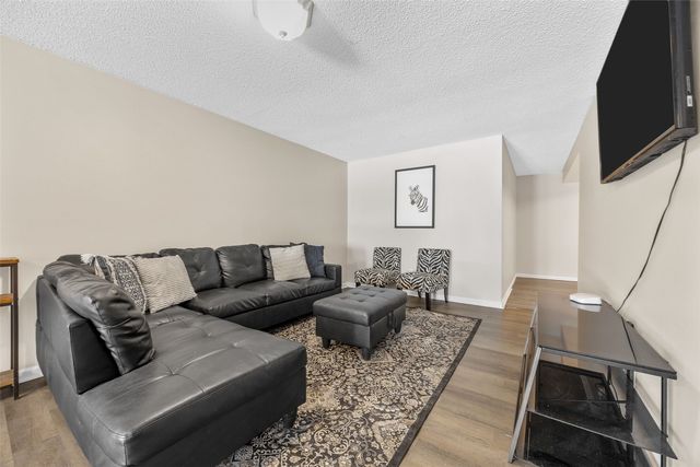 1413 Kenai Court, Coralville, IA 52241