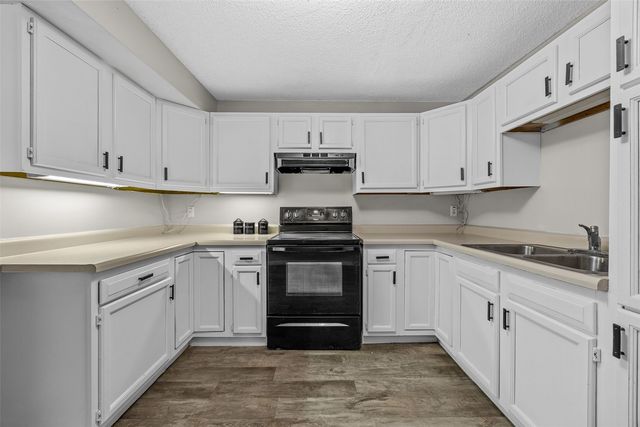 1413 Kenai Court, Coralville, IA 52241