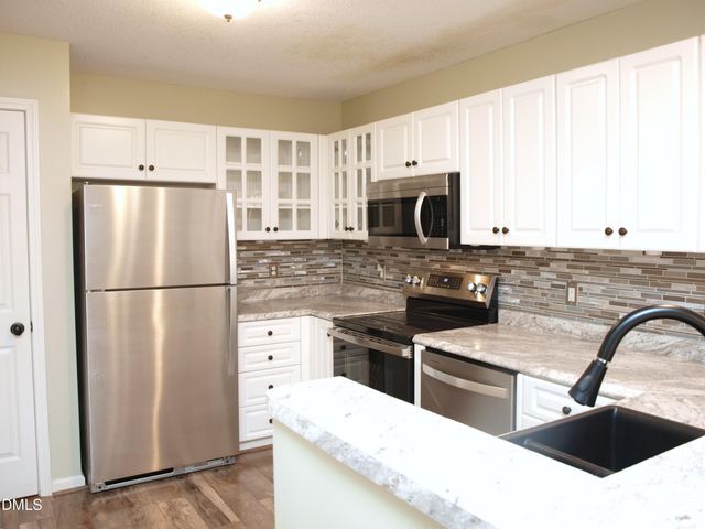 1911 Falls Landing Drive 106, Raleigh, NC 27614