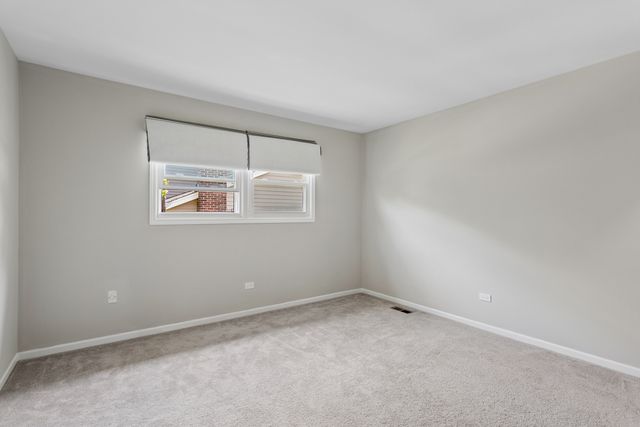 2214 Hamilton Lane, Darien, IL 60561