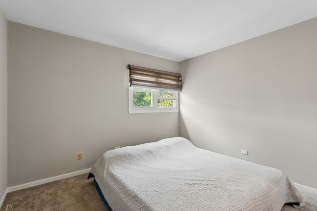 2214 Hamilton Lane, Darien, IL 60561
