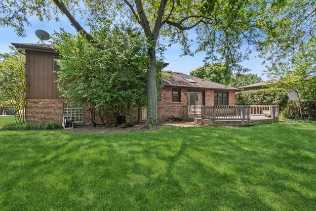 2214 Hamilton Lane, Darien, IL 60561