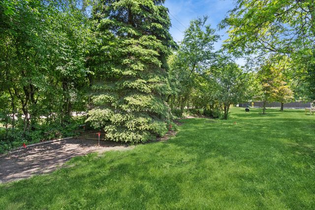 2214 Hamilton Lane, Darien, IL 60561