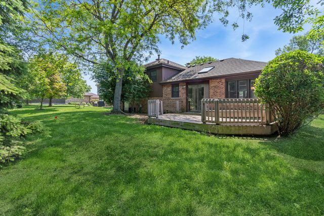 2214 Hamilton Lane, Darien, IL 60561