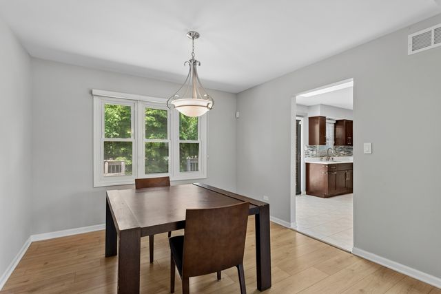 2214 Hamilton Lane, Darien, IL 60561