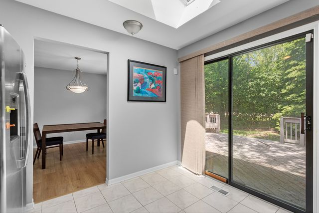 2214 Hamilton Lane, Darien, IL 60561