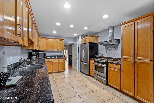 5745 MIRA GRANDE Drive, El Paso, TX 79912