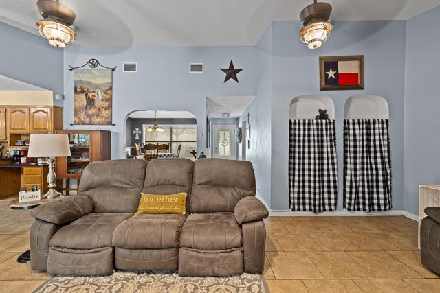 137 FM 2911, Big Sandy, TX 75755