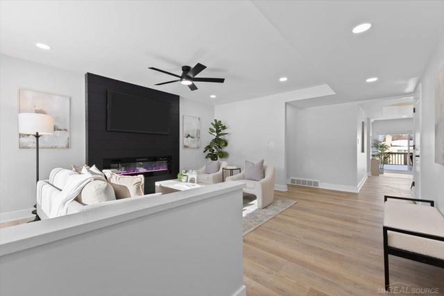 35251 Moravian Drive, Sterling Heights, MI 48312