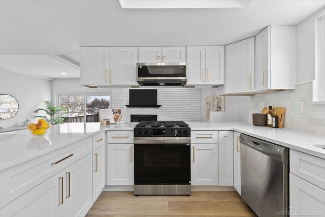 35251 Moravian Drive, Sterling Heights, MI 48312