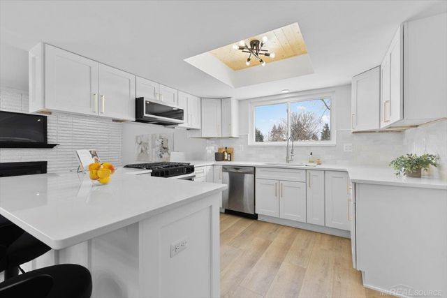 35251 Moravian Drive, Sterling Heights, MI 48312