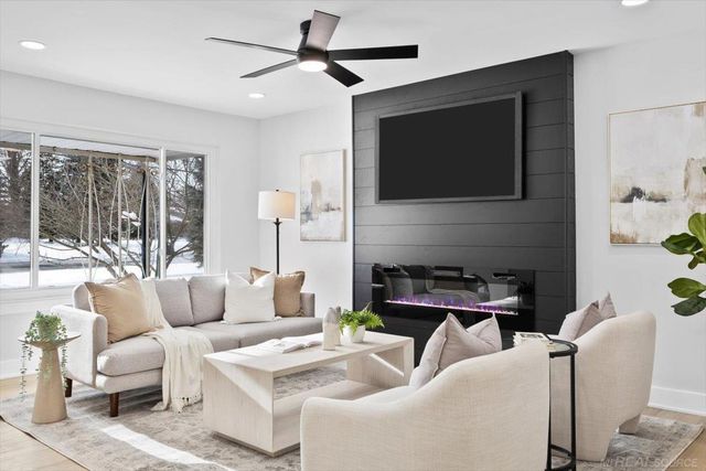 35251 Moravian Drive, Sterling Heights, MI 48312