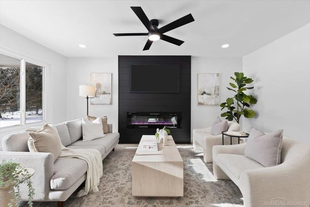 35251 Moravian Drive, Sterling Heights, MI 48312