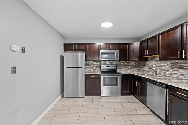 2419 Normandy Road, Royal Oak, MI 48073