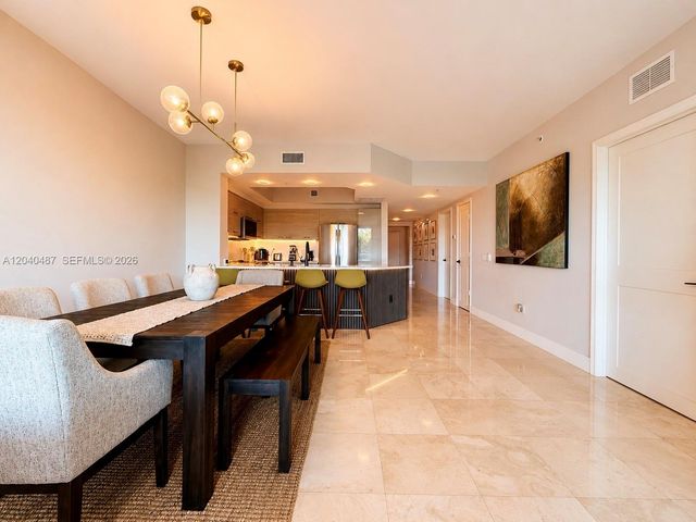 15051 Royal Oaks Ln 303, North Miami, FL 33181