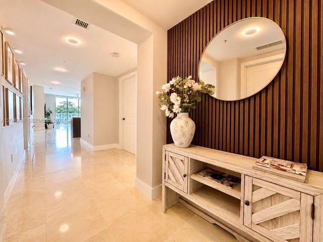 15051 Royal Oaks Ln 303, North Miami, FL 33181