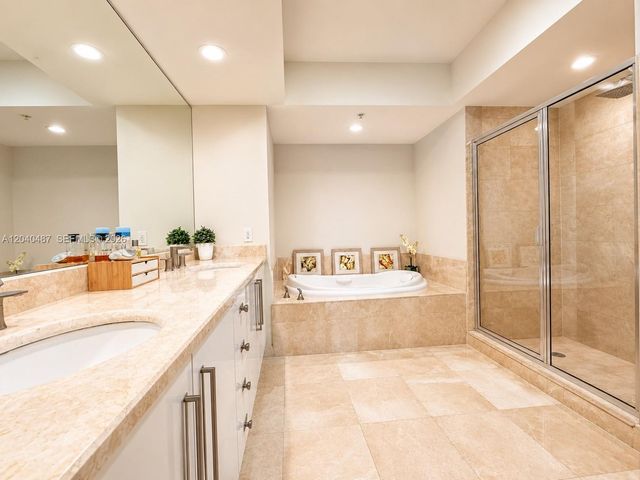 15051 Royal Oaks Ln 303, North Miami, FL 33181