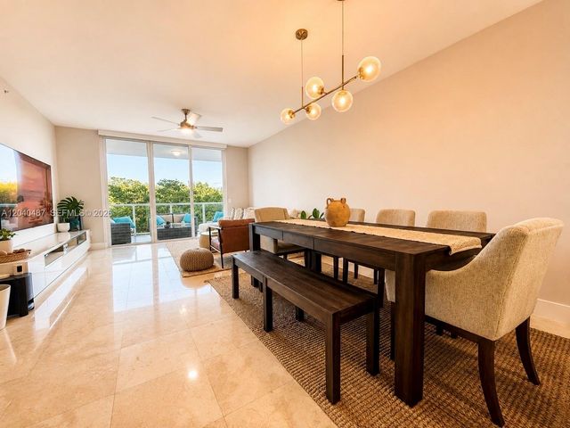 15051 Royal Oaks Ln 303, North Miami, FL 33181