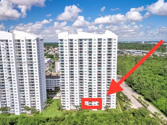 15051 Royal Oaks Ln 303, North Miami, FL 33181