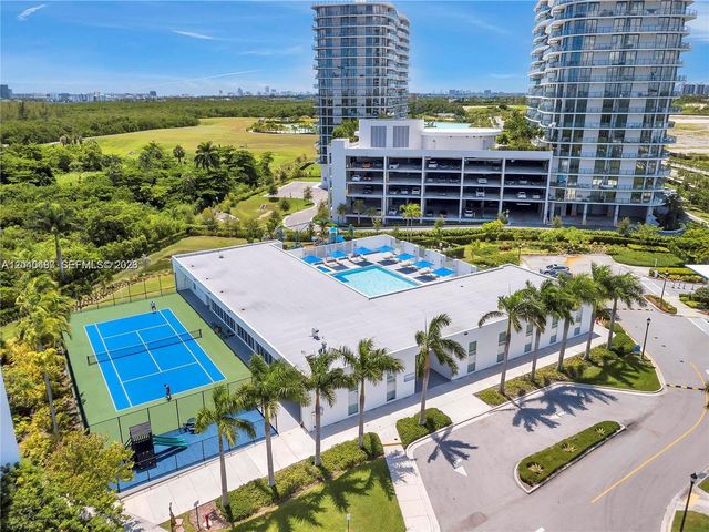 15051 Royal Oaks Ln 303, North Miami, FL 33181