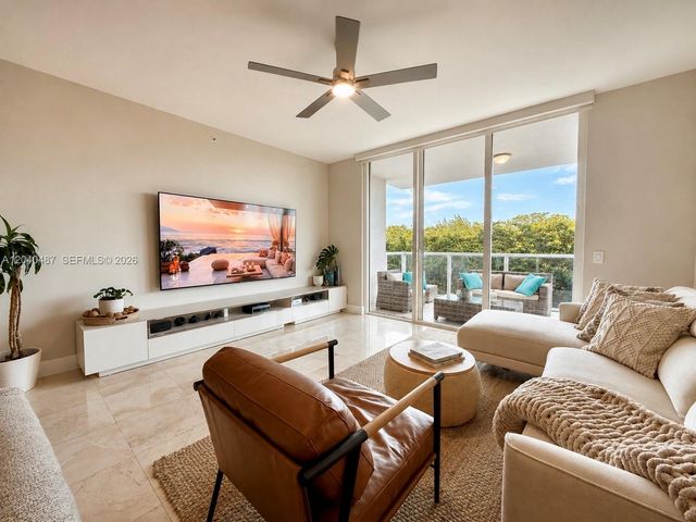 15051 Royal Oaks Ln 303, North Miami, FL 33181