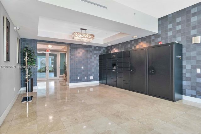 15051 Royal Oaks Ln 303, North Miami, FL 33181