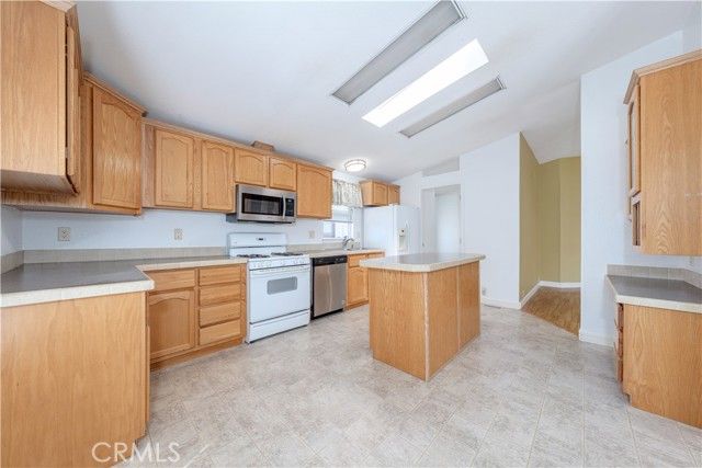 209 Road Runner, Fountain Valley, CA 92708