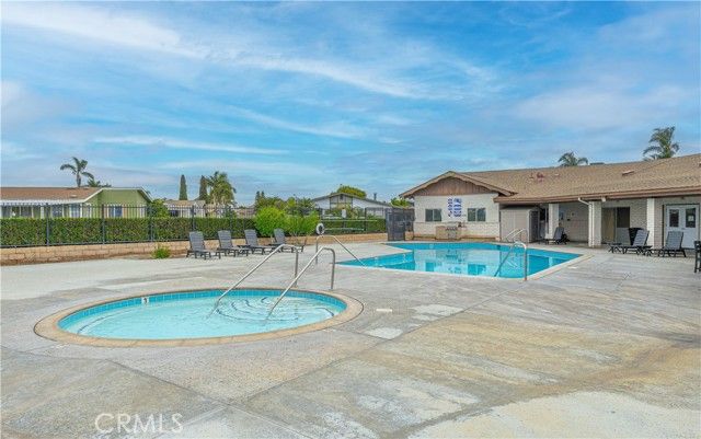 209 Road Runner, Fountain Valley, CA 92708