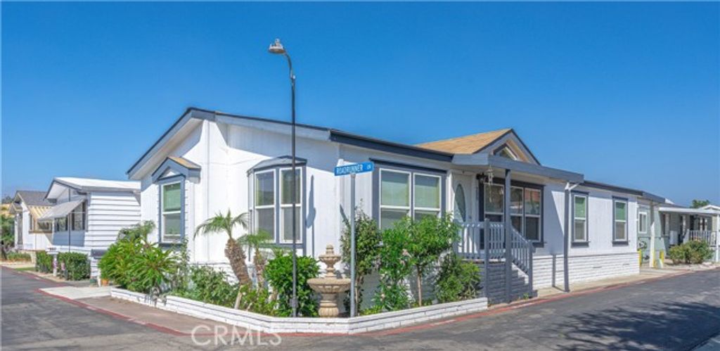 209 Road Runner, Fountain Valley, CA 92708