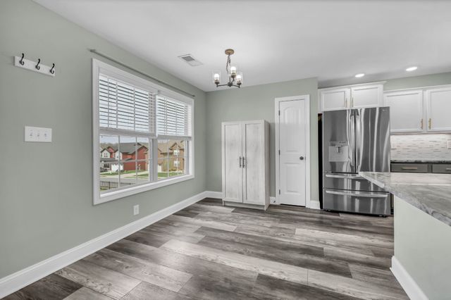 524 Cresthaven Ln, Clarksville, TN 37043