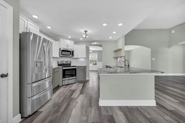 524 Cresthaven Ln, Clarksville, TN 37043