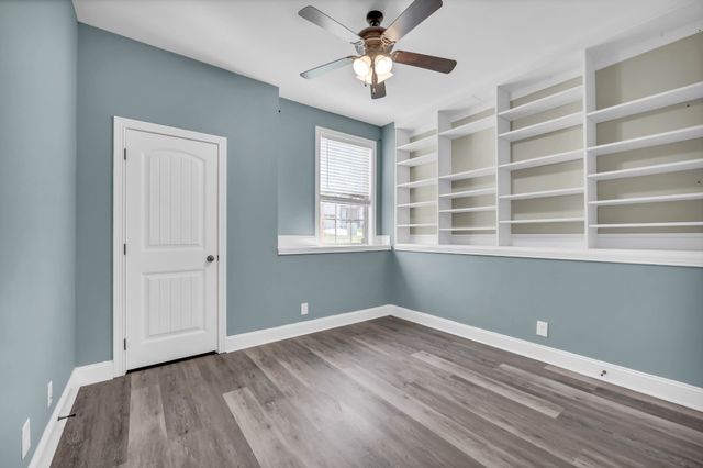 524 Cresthaven Ln, Clarksville, TN 37043