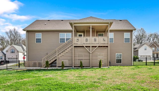 524 Cresthaven Ln, Clarksville, TN 37043