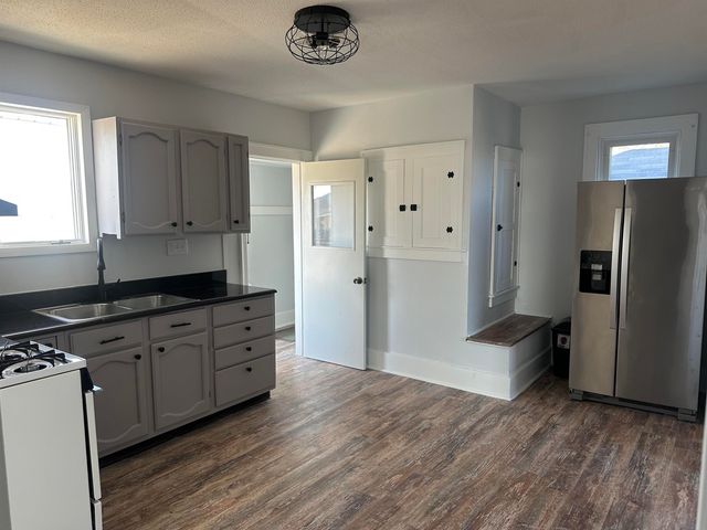 111 8th St SE, Oelwein, IA 50662