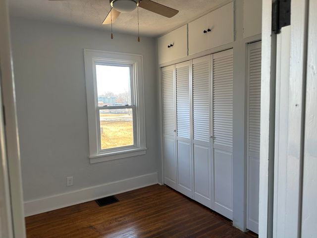 111 8th St SE, Oelwein, IA 50662