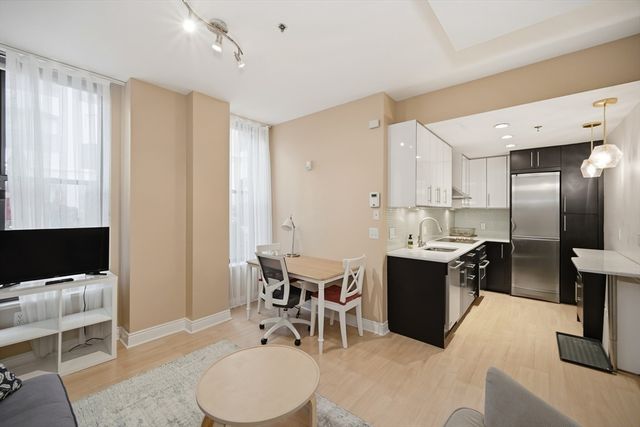 4 Charlesgate E 107, Boston, MA 02215