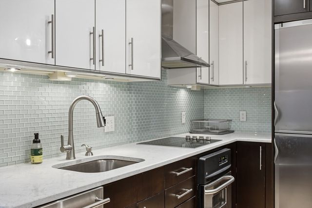 4 Charlesgate E 107, Boston, MA 02215