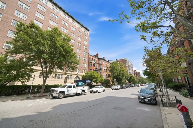 4 Charlesgate E 107, Boston, MA 02215
