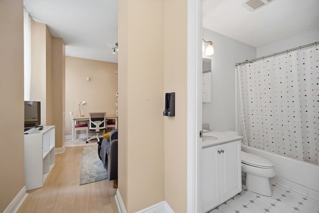 4 Charlesgate E 107, Boston, MA 02215