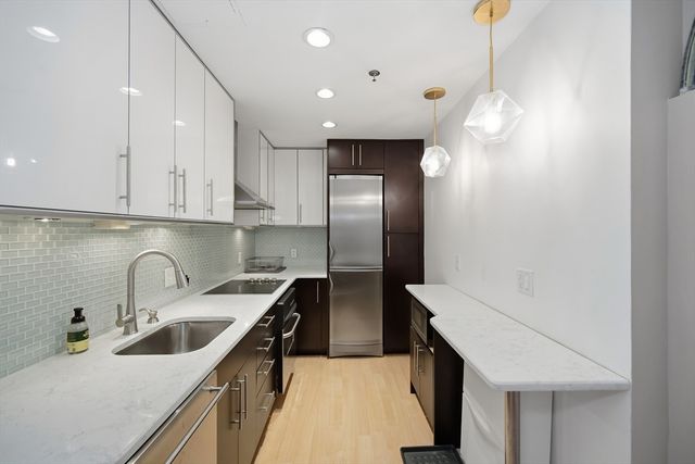 4 Charlesgate E 107, Boston, MA 02215