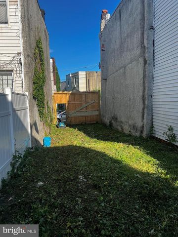 2221 S REESE ST, Philadelphia, PA 19148