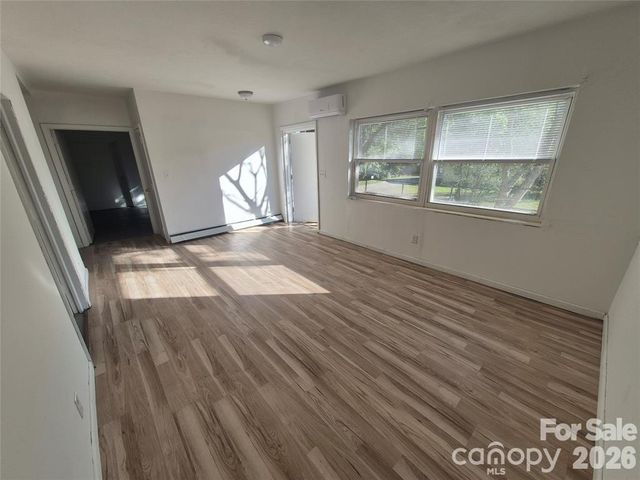 1745 Meadowbrook Terrace, Hendersonville, NC 28792