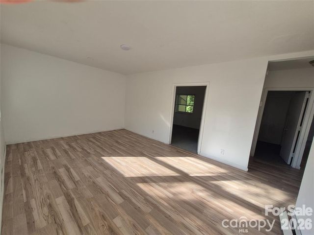 1745 Meadowbrook Terrace, Hendersonville, NC 28792