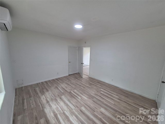 1745 Meadowbrook Terrace, Hendersonville, NC 28792